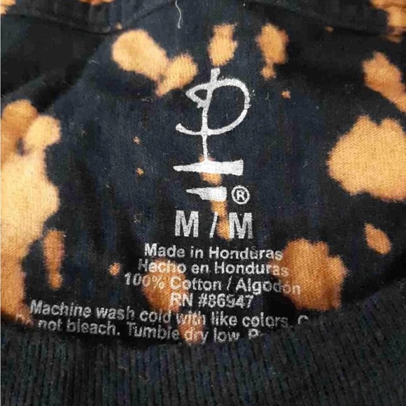 Distressed Official Pink Floyd Graphic T-Shirt.  Size M - Picture 2 of 2